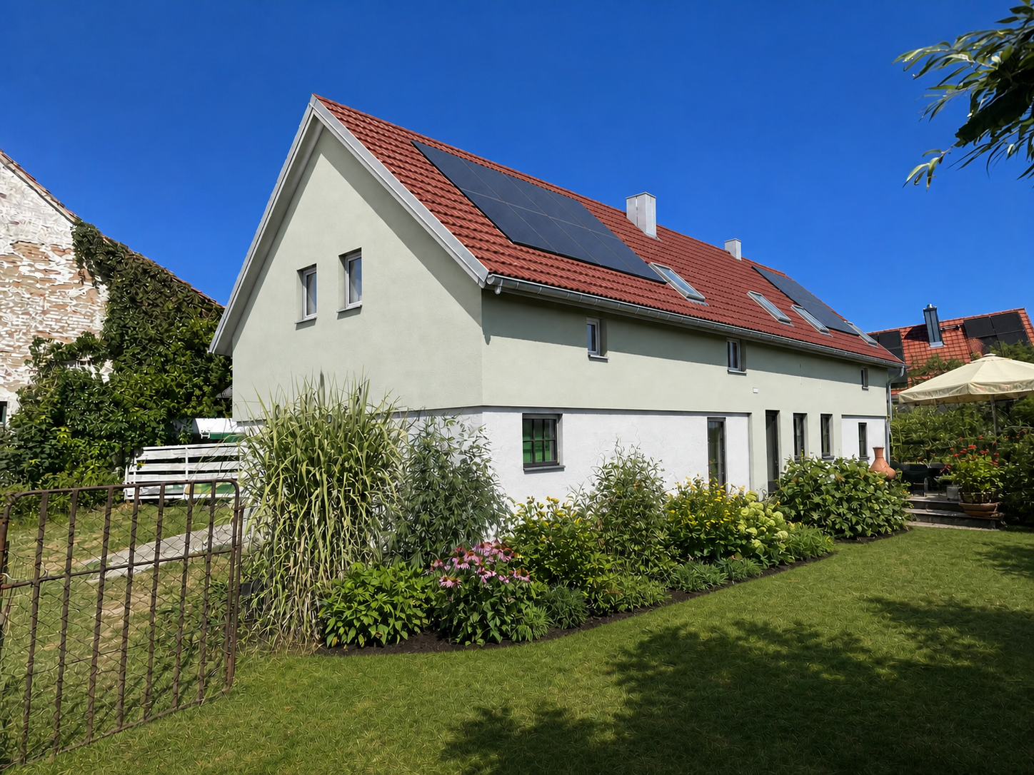 Visualisierung der sanierten Loftwohnungen in der echten Gartenumgebung